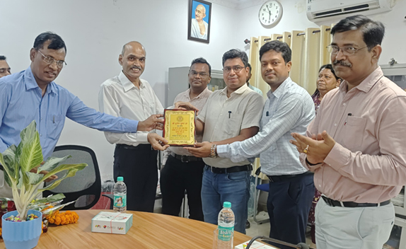 JSS Team Meat with Officers